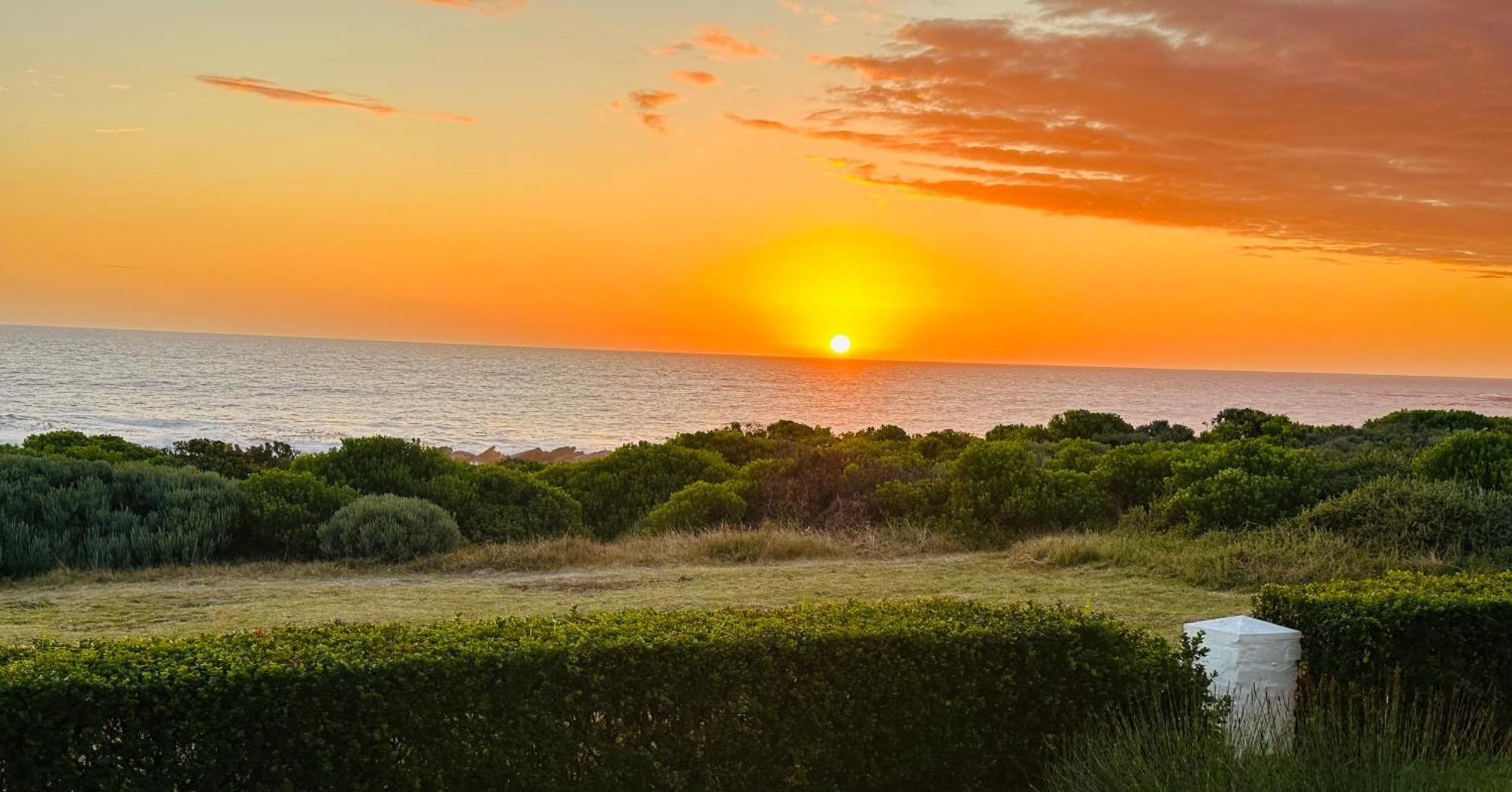 Seapearl Oceanfront Villa And Cottage Hermanus Exteriér fotografie